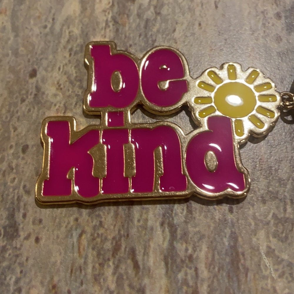 NEW Be Kind Keychain - Picture 2 of 5